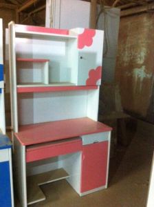 Bàn hs màu hồng 1