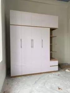 Tủ áo có kệ trắng nâu